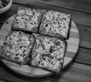 Veg Bread Pizza (4P)