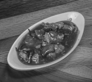 Boneless chicken chilli gravy [8 pieces]