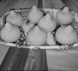 Ukadice Modak (1 pic)