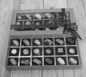 Hard Top Transparent 18 Cavity Box [ Assorted Chocolate ]