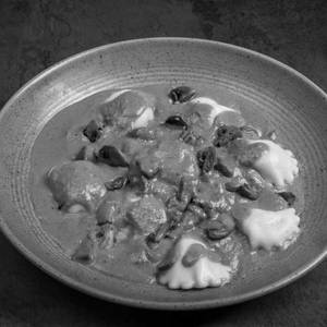 Ravioli In Creamy Tomato Pesto Sauce