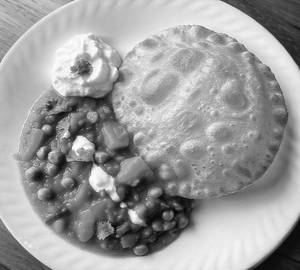 Poori  sabji ( 4 pieces of poori)