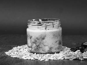 Choco Walnut And Date Oatmeal