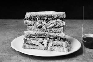 Chicken Schezwan Sandwich