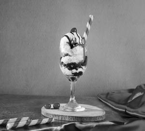 Hot brownie with ice cream