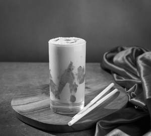 Strawberry lassi