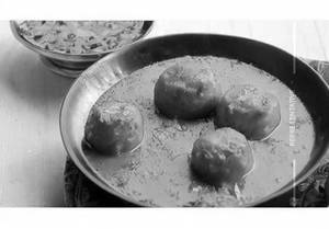 Aloo Dum Banarasi  [Yellow Gravy]