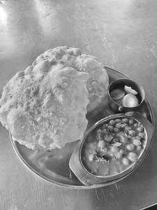 Chole Bhatoore (2 Pcs)                 