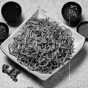 Spicy Schezwan Tossed Noodles