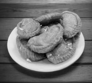 Khoya Gujiya