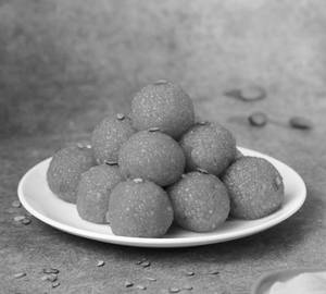 Desi Ghee Kesar Laddu