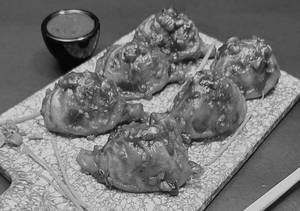 Chicken Shanghai Tossed Momos [6 Pcs]