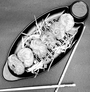 Veg Fried Momos (6 Pcs)