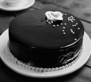 Designer Chocolate Cake [Serves 5]