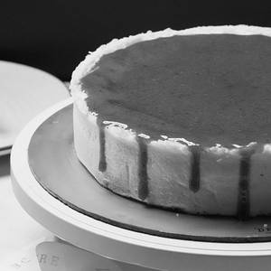 Strawberry San Sebastian Cheese Cake - 1.450 Kg
