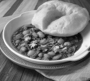 Chhole bhature 2pc