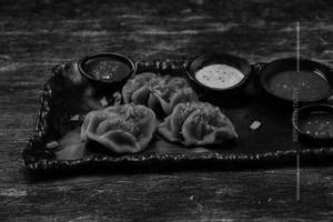 Veg Kurkure Momos