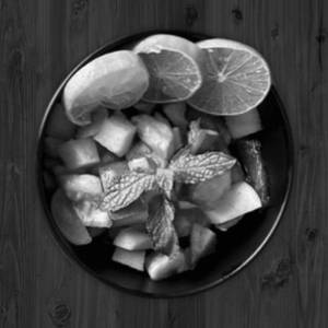 Seasonal plain fruits