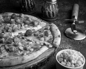 Paneer Corn Onion Cheese Burst Pizza [7 inches]