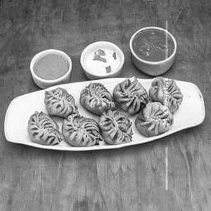Afghani Paneer Momos
