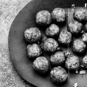 Veg Balls & Hot Gralic Source