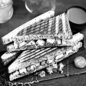 Paneer Peri Peri Sandwich