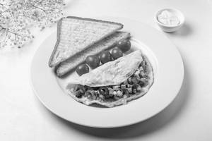 Sausage & Veggies Omelette With Toast(3 Eggs)