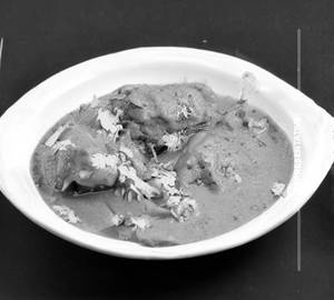 Boneless chicken curry