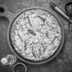 Makhani Paneer Pizza