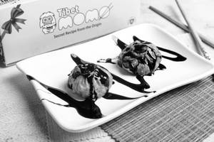 Chocolate momo 2pcs
