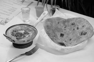 Butter Chicken And Roti Box