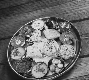 Special Ashapurii Thali