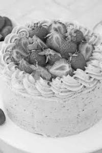 Eggless Strawberry Cake 500 Grm