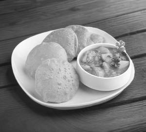 Aalu Tamatar Sabji &  ( 5 Pieces) Puri