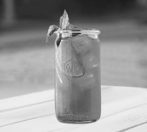 Cranberry iced tea