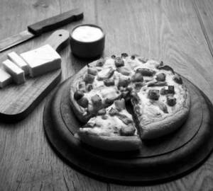 Cheese & Paneer Pizza