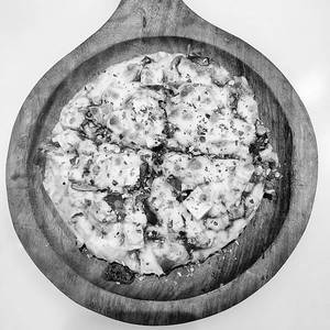 Chilli Paneer Pizza
