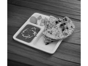 Dal Makhani With 2 Missi Roti