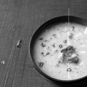 Roasted Garlic Broccoli Soup