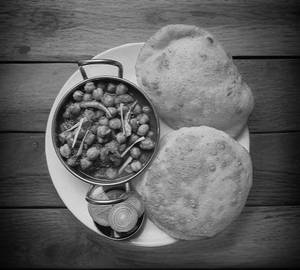 2 Bhature with Chole