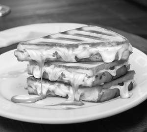 Cheese grilled sandwich [medium]