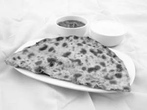 Aloo Paratha (2n) with Curd, Pickle