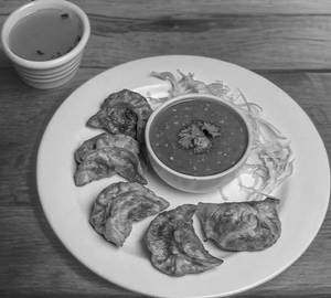 Chicken Fried Momos [8 Pieces] With Chicken Clear Soup