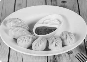 Veg Momos (6 pieces)