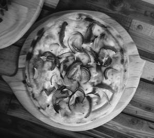 Onion and Capsicum pizza