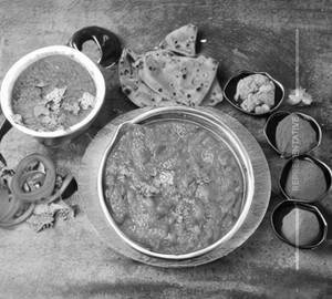 Kaju Matar Masala