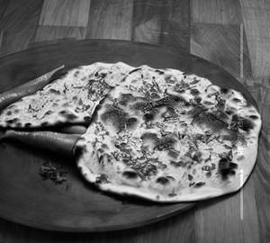 Cheese Garlic Naan (stuffed)