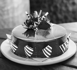 Chocolate Truffle Cake (500 Gms) (Eggless)