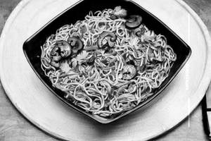 Mushroom Chilli & Veg Noodles