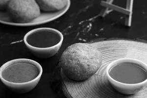 Pyaj Kachori [in Pieces]